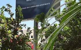 Noosa Parade Holiday Inn